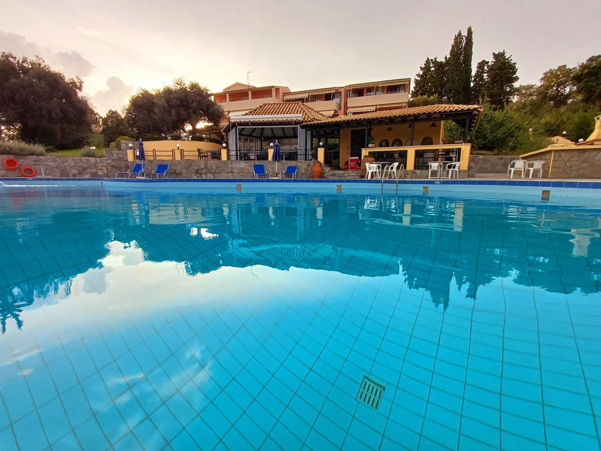 Penelope Apartment Hotel Dassia  Exterior photo